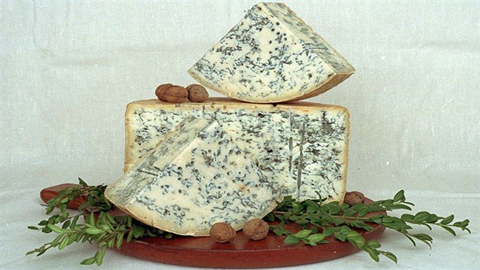 Mahzende Bekletilerek Yapılan Küflü Peynir Nedir?
